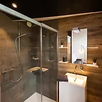 Dimensions M Bed & Breakfast