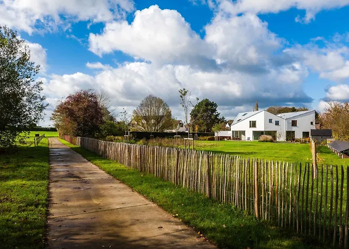 Dimensions M Alojamento de Acomodação e Pequeno-almoço Mont-Saint-Guibert