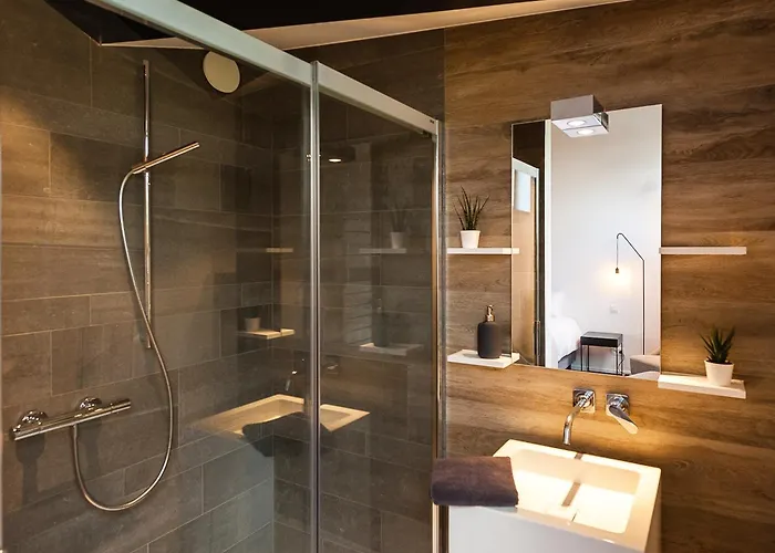 Dimensions M Alojamento de Acomodação e Pequeno-almoço